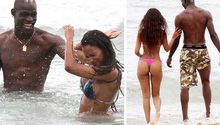 Balotelli y Fanny, dos 'tortolitos' en la playa