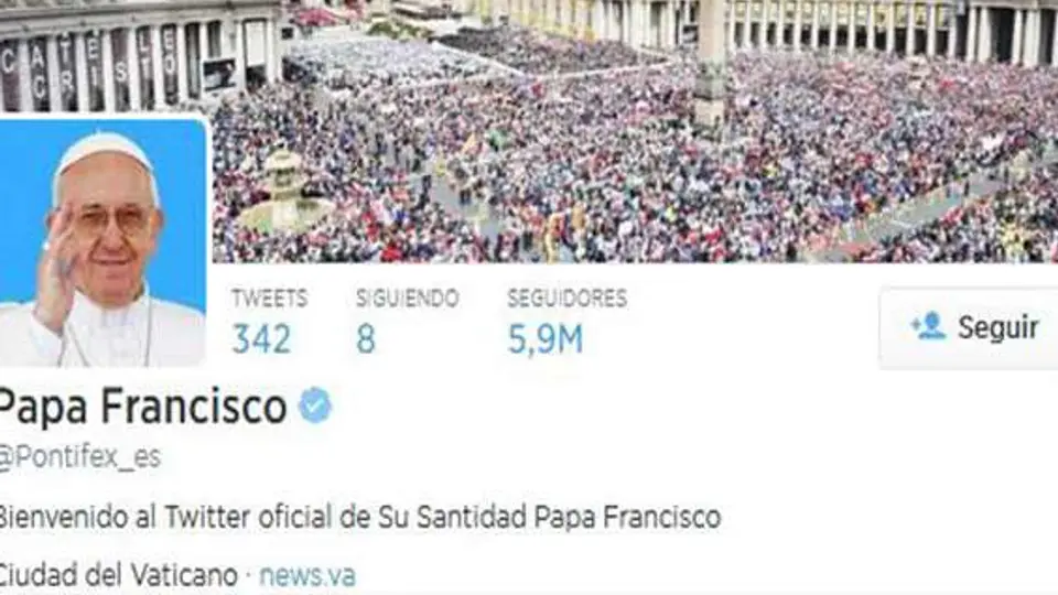 Papa Francisco se une a la fiebre mundialista