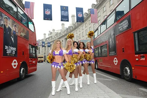 Animadoras de Vikingos de Minnesota invaden Londres