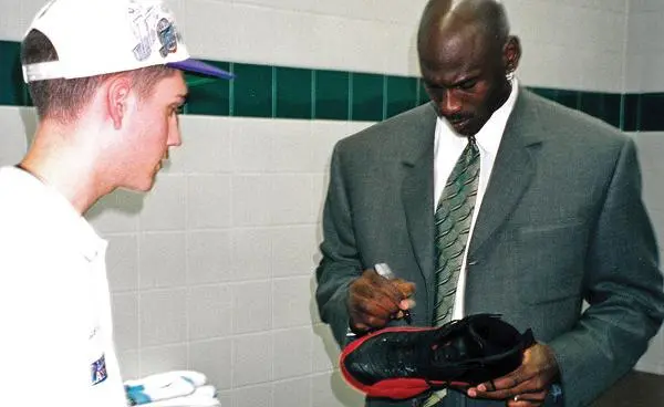 Tenis de Jordan, subastados por más de 100 mil dólares