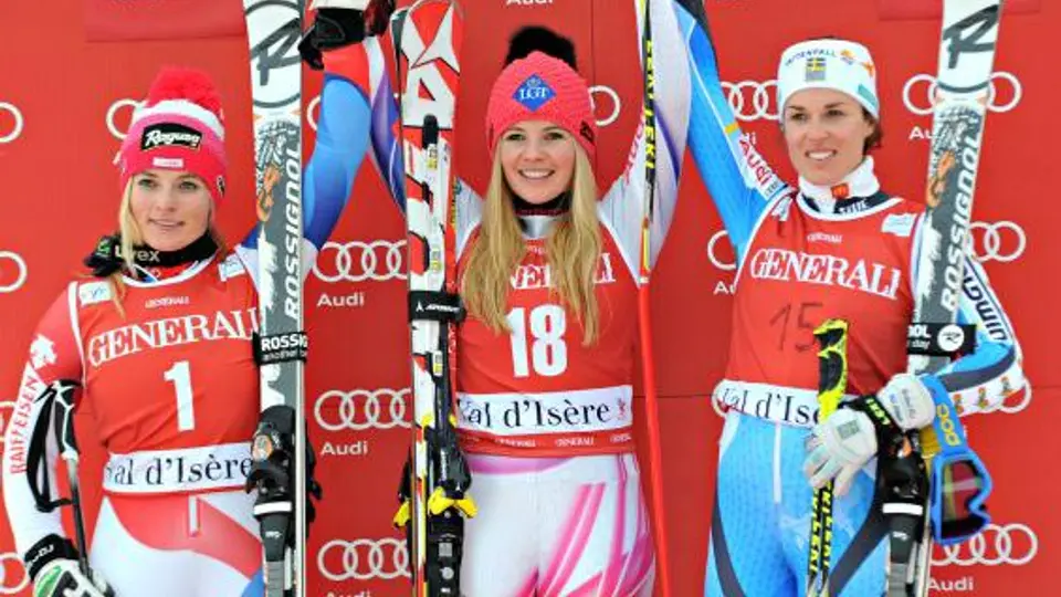 Tina Weirather se mantiene como líder de la Copa del Mundo de esquí alpino