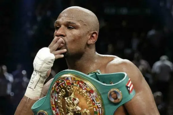 'Canelo se ganó el derecho de pelear contra mí': Mayweather Jr.