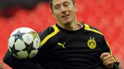 Lewandowski confirma deseos de salir de Dortmund