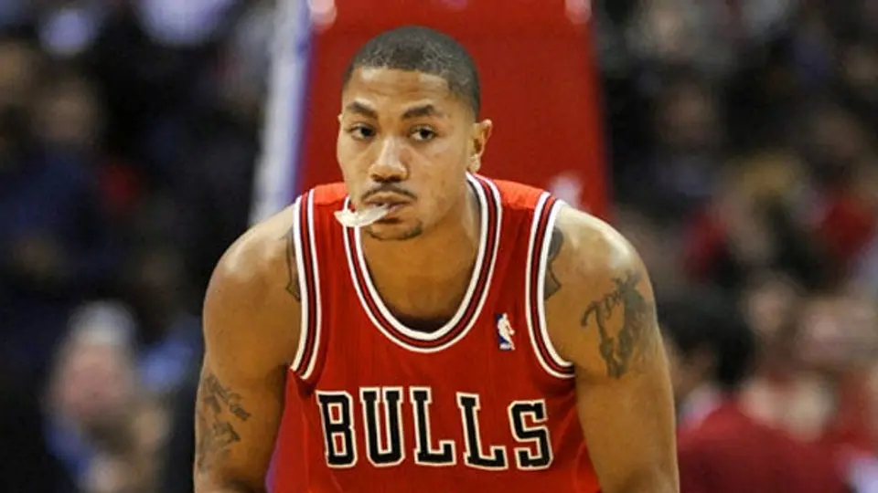Derrick Rose volvería a la duela en Playoffs