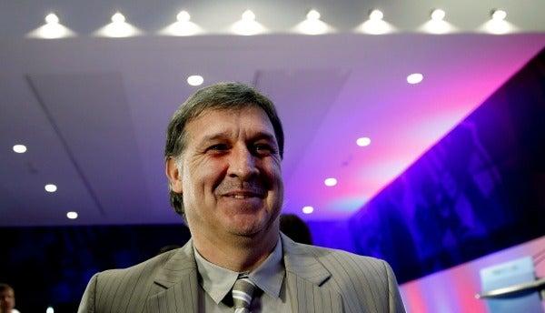 Martino se comprometió a conseguir títulos con Barcelona | EFE