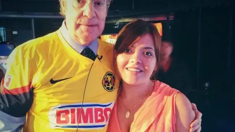José Ramón cumple apuesta y se pone playera del América