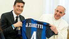 Papa Francisco recibe a Javier Zanetti