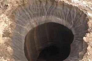 Gigantesco agujero hallado en Siberia