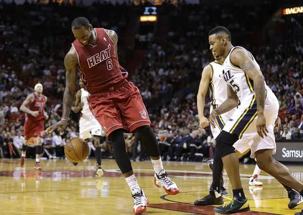 LeBron, en duda para enfrentar a los Pacers