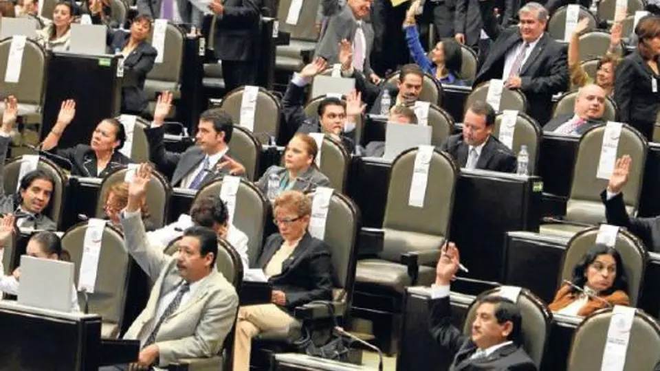 Diputados federales serán sometidos a exámenes físicos