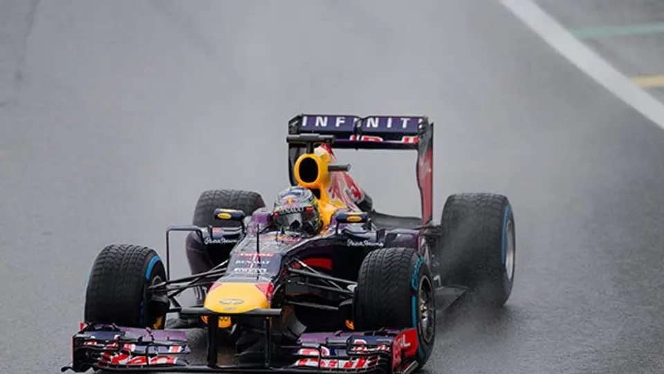 Vettel se lleva la pole en Brasil; Checo largará en 14
