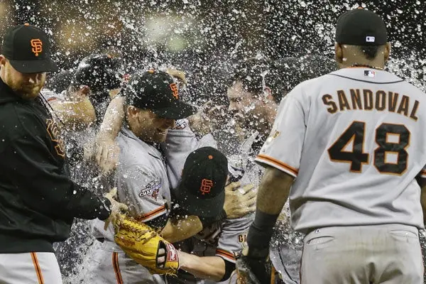Tim Lincecum consigue juego sin hit en victoria de Gigantes ante Padres