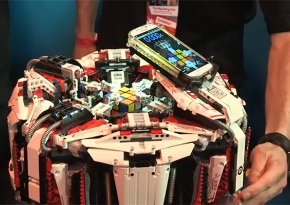 Robot impone récord mundial de cubo Rubik