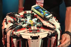 Robot impone récord mundial de cubo Rubik