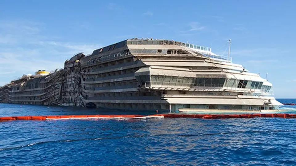 Desmantelar el Costa Concordia costará 30 mdd