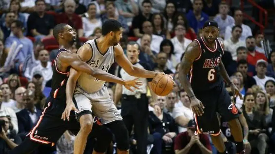 Heat y Spurs son amos de su conferencia