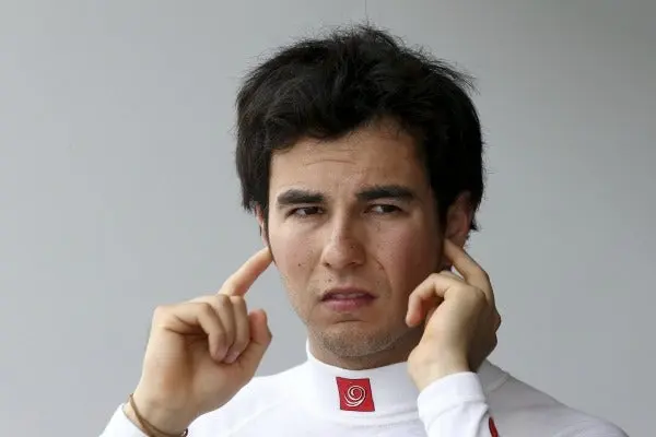 'Checo está sintiendo la presión de McLaren': Hamilton