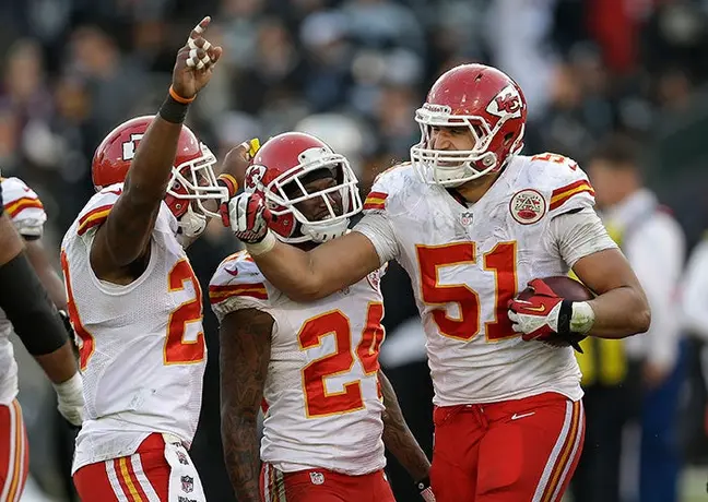 Kansas City derrota a Raiders y asegura Playoffs