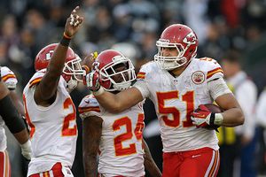 Kansas City derrota a Raiders y asegura Playoffs