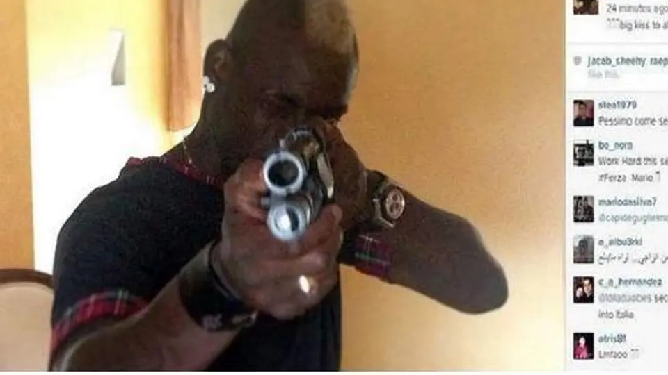 Balotelli apunta a sus detractores