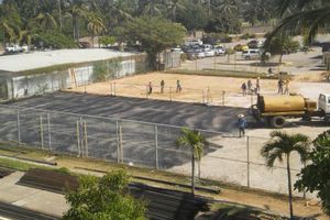 Cambian de arcilla a dura canchas del AMT