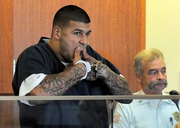 Hernández habría admitido que le disparó a Lloyd