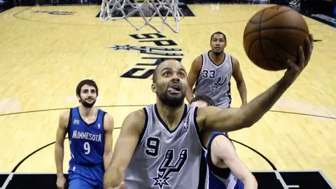 Spurs derrotan a Timberwolves tras partido cancelado en México
