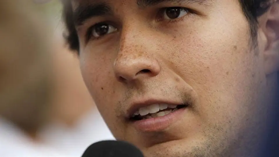 Checo Pérez y Esteban Gutiérrez, en el Top 10 de la P1 en Singapur