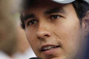 Checo Pérez y Esteban Gutiérrez, en el Top 10 de la P1 en Singapur