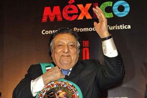 CMB devela cinturón para el vencedor de Mayweather-Álvarez