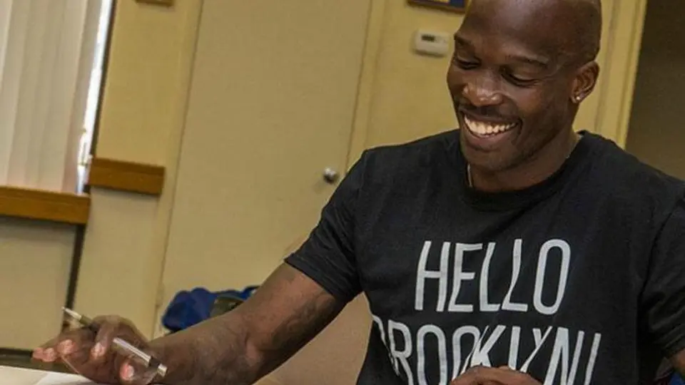 Chad Ochocinco firma contrato con equipo canadiense