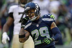 Earl Thomas firma contrato histórico con Seattle