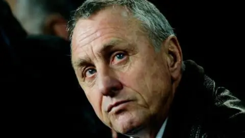 Cruyff critica la llegada de Neymar al Barcelona