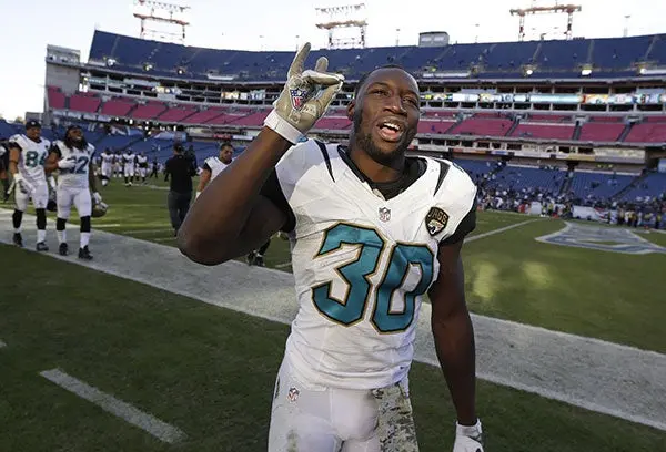 Jacksonville consigue su primer triunfo de la temporada