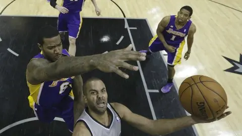 Spurs aventaja a Lakers en Conferencia Oeste