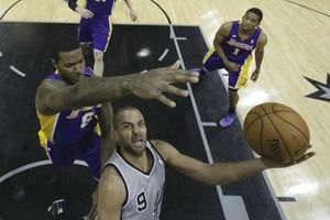 Spurs aventaja a Lakers en Conferencia Oeste