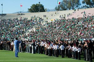 Mariachis rompen récord mundial de serenata en Copa Oro