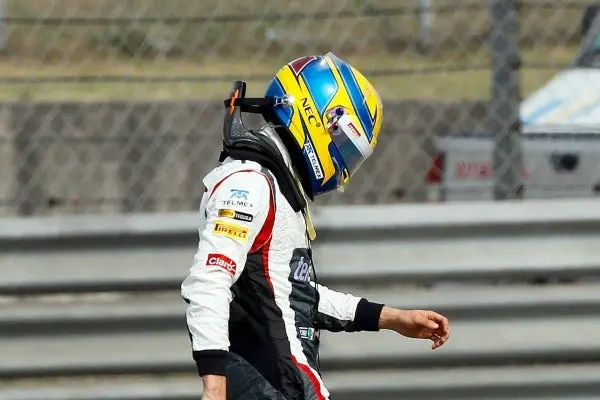 Guti lamenta abandonar en GP de China