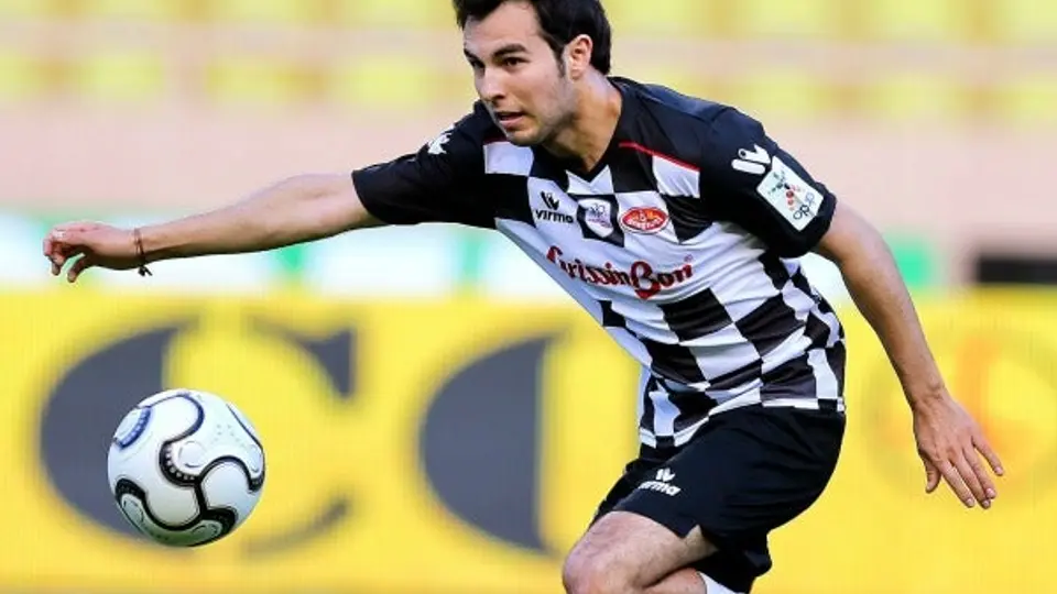 Checo Pérez anota en encuentro a beneficiencia