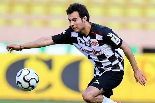 Checo Pérez anota en encuentro a beneficiencia
