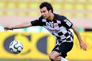 Checo Pérez anota en encuentro a beneficiencia