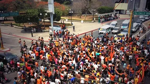 Afición de Jaguares protesta en las calles por la venta del club