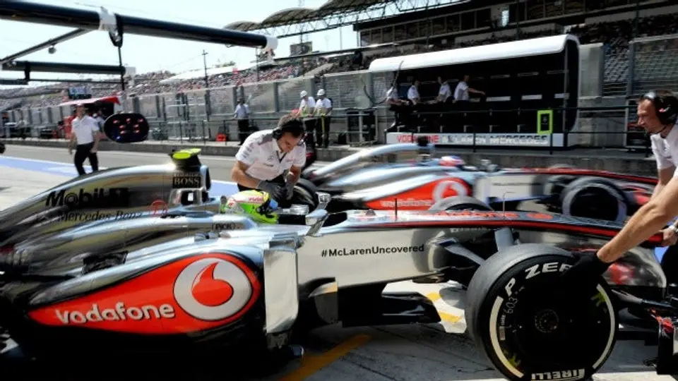 Checo Pérez clasifica en el Top 10 de Hungría