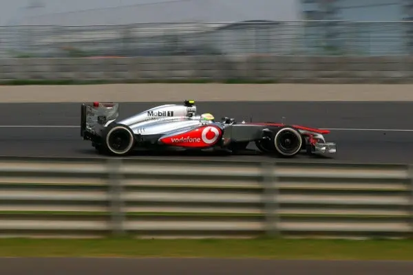 Checo finaliza en el top ten de la P2 del GP de India