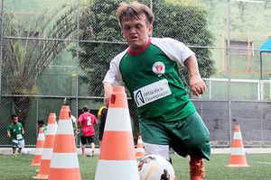 Enanos futbolistas cautivan al mundo