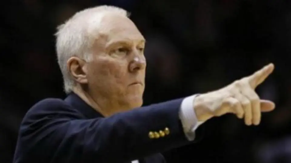Gregg Popovich extiende su contrato con los Spurs