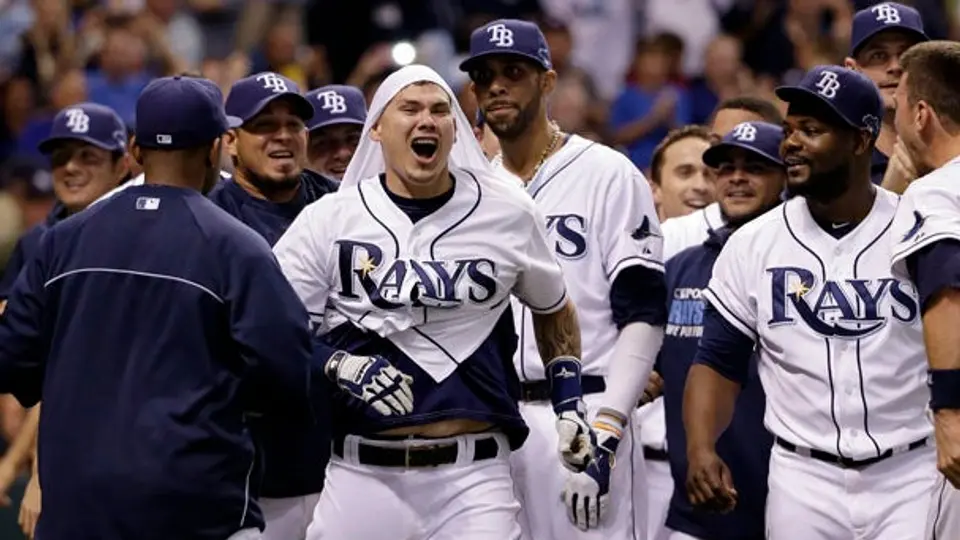 Tampa Bay evita la eliminación ante Boston