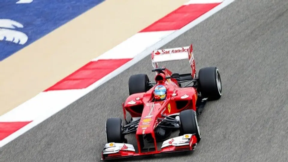 Alonso, el más rápido en la P3 de Bahrein