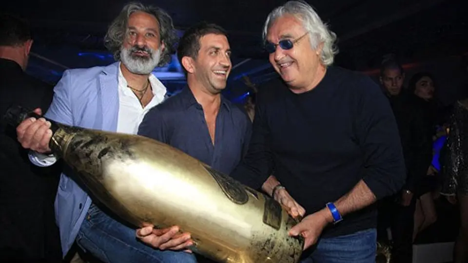 Británico gasta 500 mil dólares en una ronda de champán