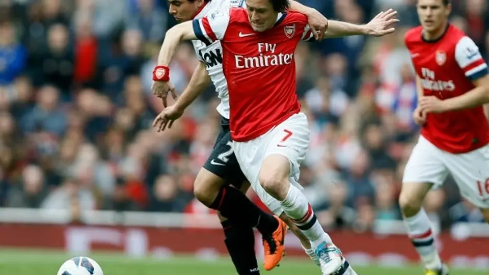 Arsenal empata con el campeón y cae al cuarto sitio